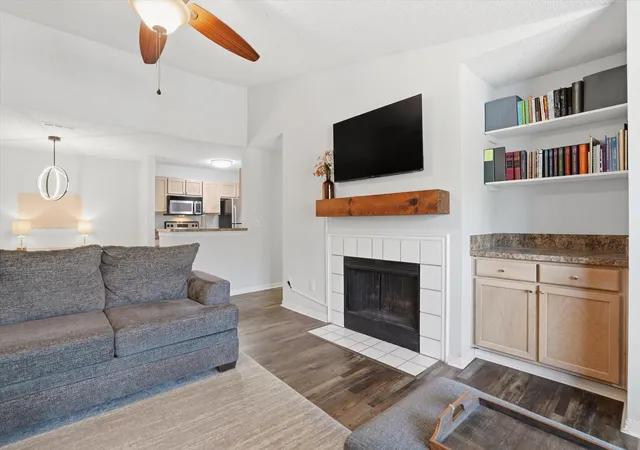 Photo 4 of Townhouse for sale at 2011 N Highway 17 #2200i, Mount Pleasant, SC 29466 | MLS# 26016780 | Listing updated on 2026-09-02