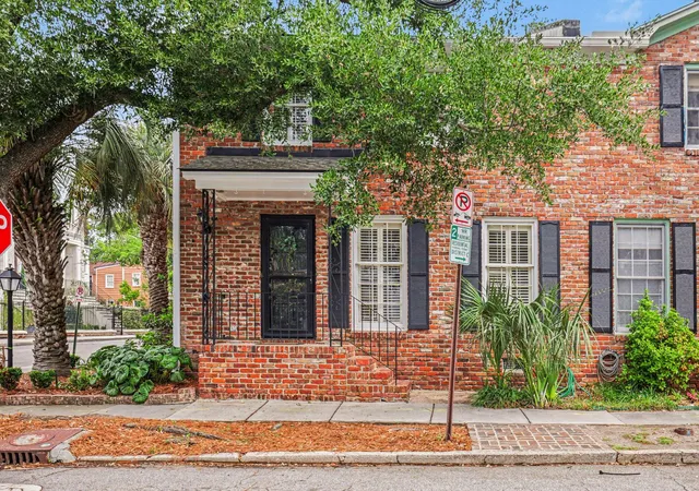 Homes for sale in Charleston, SC | 2 Gadsden St #D, Charleston, SC 29401 | MLS# 26012484