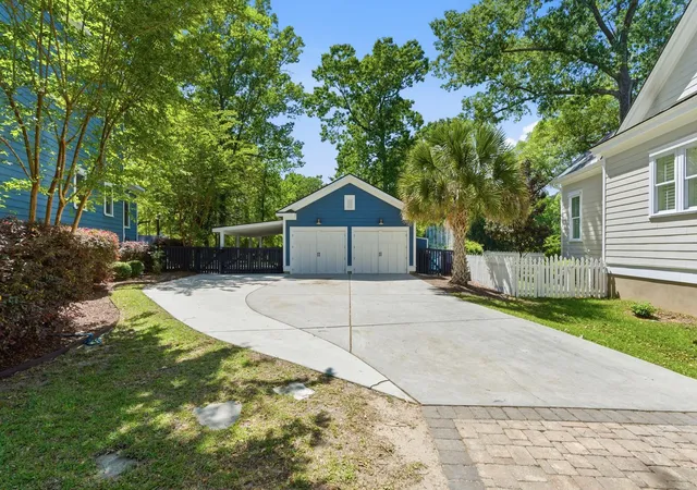 Photo 3 of Single family home for sale at 1505 Lindsey Crk Dr, Mount Pleasant, SC 29466 | MLS# 26019113 | Listing updated on 2026-09-18