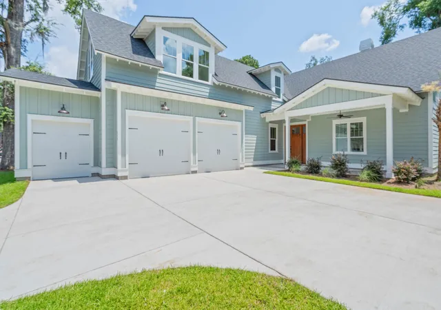 Photo 2 of Single family home for sale at 665 S Reeve Rd, Saint Helena Island, SC 29920 | MLS# 26022887 | Listing updated on 2026-08-12