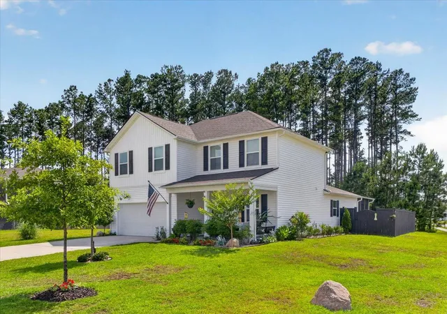 Photo 3 of Single family home for sale at 241 Shadybrook Dr, Summerville, SC 29486 | MLS# 26021432 | Listing updated on 2026-08-31