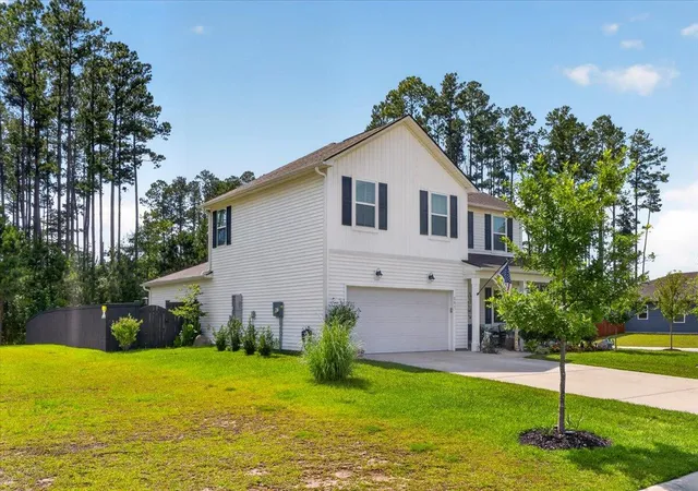 Photo 4 of Single family home for sale at 241 Shadybrook Dr, Summerville, SC 29486 | MLS# 26021432 | Listing updated on 2026-08-31