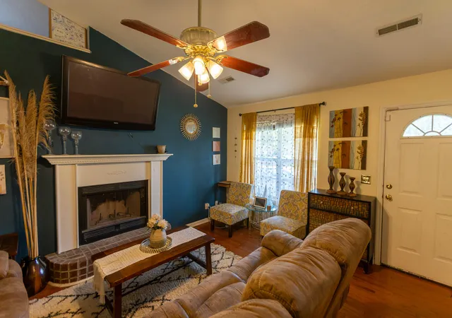 Photo 3 of Single family home for sale at 469 Courtland Dr, Summerville, SC 29486 | MLS# 26020432 | Listing updated on 2026-09-04