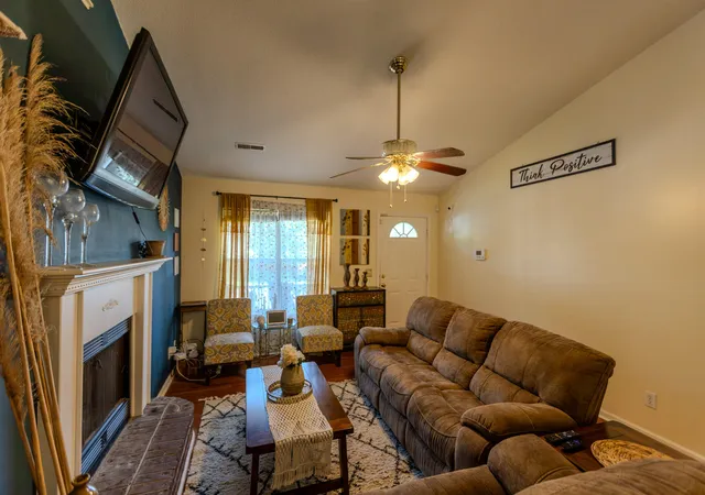 Photo 3 of Single family home for sale at 469 Courtland Dr, Summerville, SC 29486 | MLS# 26020432 | Listing updated on 2026-09-04