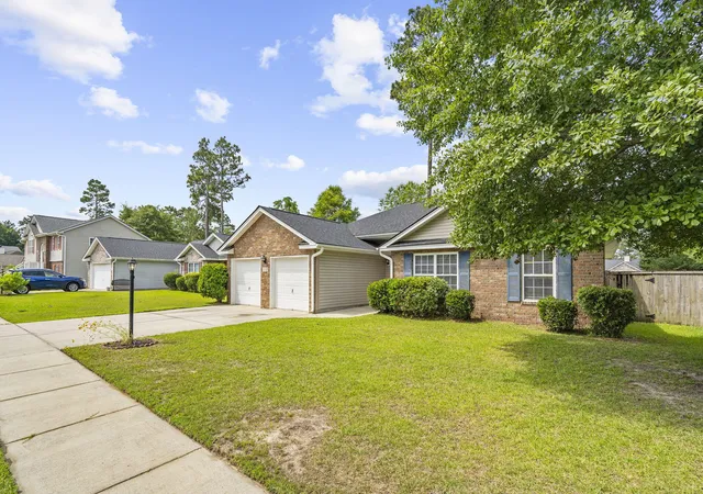 Photo 3 of Single family home for sale at 1311 Lantern Rd, Summerville, SC 29486 | MLS# 26015649 | Listing updated on 2026-10-01