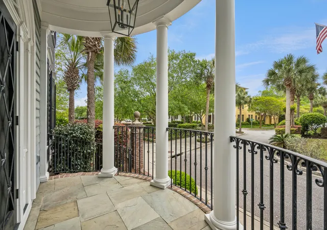Photo 3 of Single family home for sale at 62 Fernandina St, Mount Pleasant, SC 29464 | MLS# 26010015 | Listing updated on 2026-09-18