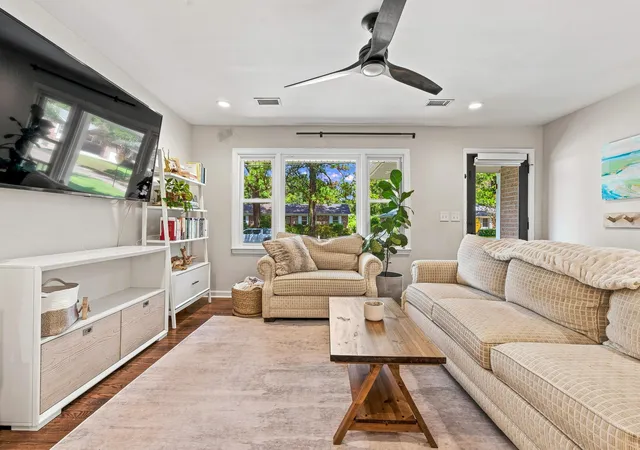 Photo 3 of Single family home for sale at 1373 White Dr, Charleston, SC 29407 | MLS# 26024501 | Listing updated on 2026-09-18