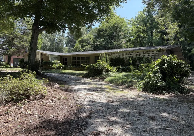 Photo 1 of Single family home for sale at 106 Sheffield Rd, Greenwood, SC 29646 | MLS# 26024042 | Listing updated on 2026-09-17