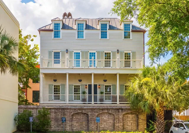 Homes for sale in Charleston, SC | 6 Catfiddle St, Charleston, SC 29403 | MLS# 26019034