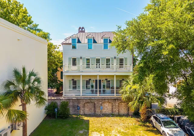 Homes for sale in Charleston, SC | 6 Catfiddle St, Charleston, SC 29403 | MLS# 26019034