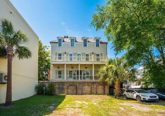 Homes for sale in Charleston, SC | 6 Catfiddle St, Charleston, SC 29403 | MLS# 26019034