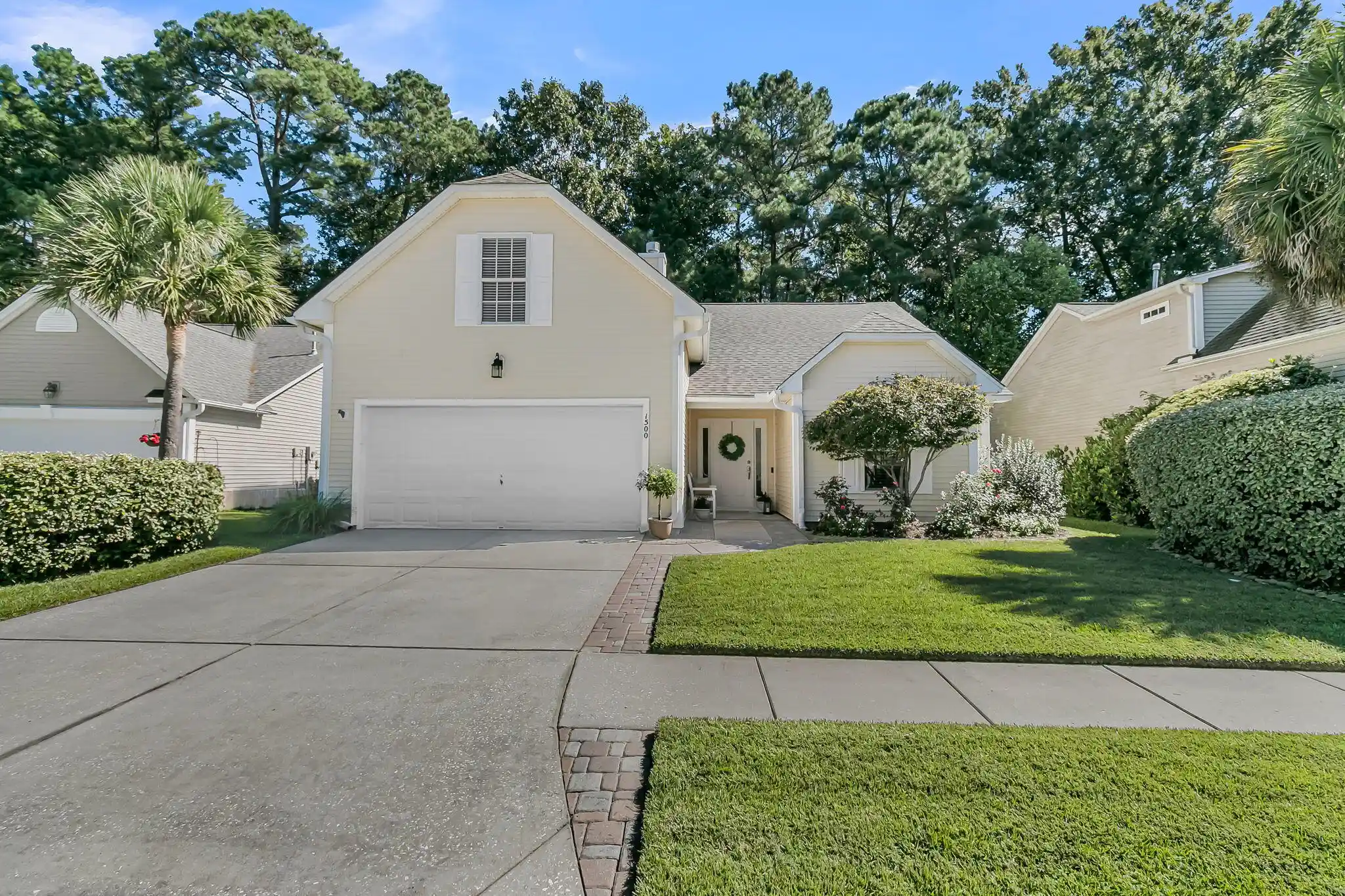 Photo 1 of Single family home for sale at 1500 Wellesley Cir, Mount Pleasant, SC 29466 | MLS# 26028397 | Listing updated on 2026-10-20