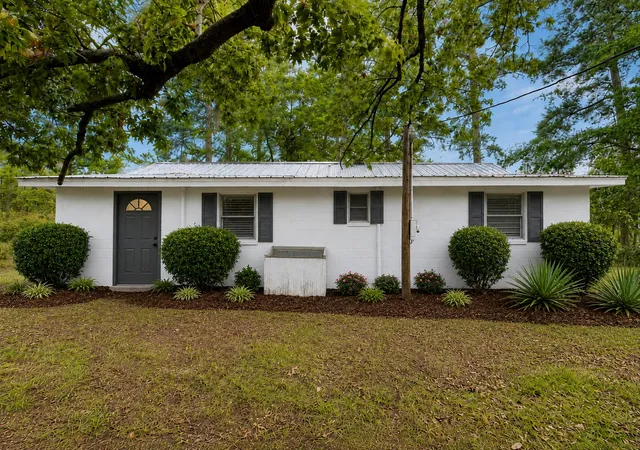 Photo 4 of Sale Pending at 1932 Stukes Rd, Manning, SC 29102 | MLS# 26022126 | Listing updated on 2026-08-10