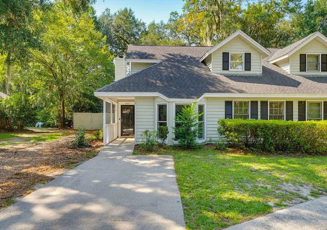 Photo 2 of Townhouse for sale at 2610 Joshua Cir, Beaufort, SC 29902 | MLS# 26024083 | Listing updated on 2026-09-17