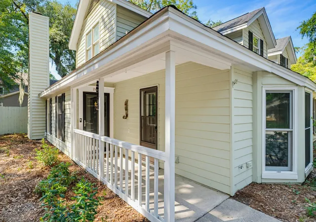 Photo 3 of Townhouse for sale at 2610 Joshua Cir, Beaufort, SC 29902 | MLS# 26024083 | Listing updated on 2026-09-17