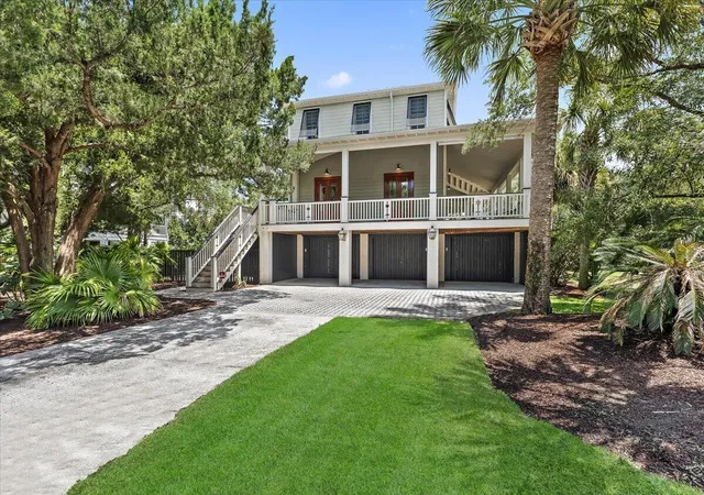 Photo 4 of Single family home for sale at 2850 Ion Ave, Sullivans Island, SC 29482 | MLS# 26022055 | Listing updated on 2026-08-03