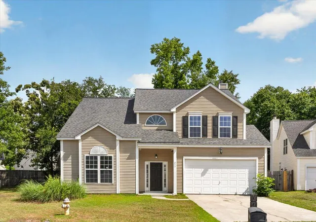 Photo 1 of Sale Pending at 215 Evesham Dr, Summerville, SC 29485 | MLS# 26015484 | Listing updated on 2026-08-19