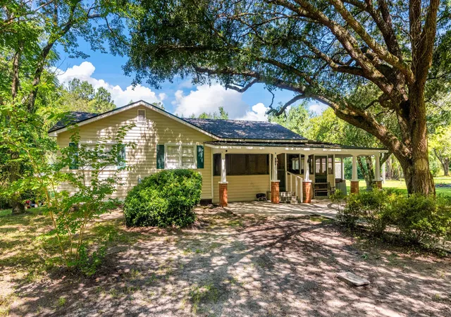 Photo 3 of Single family home for sale at 177 Gaskins Rd, Huger, SC 29450 | MLS# 26023743 | Listing updated on 2026-10-01