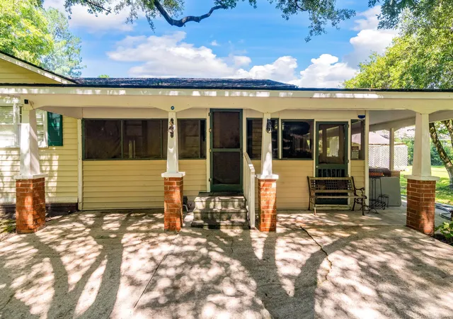 Photo 3 of Single family home for sale at 177 Gaskins Rd, Huger, SC 29450 | MLS# 26023743 | Listing updated on 2026-10-01