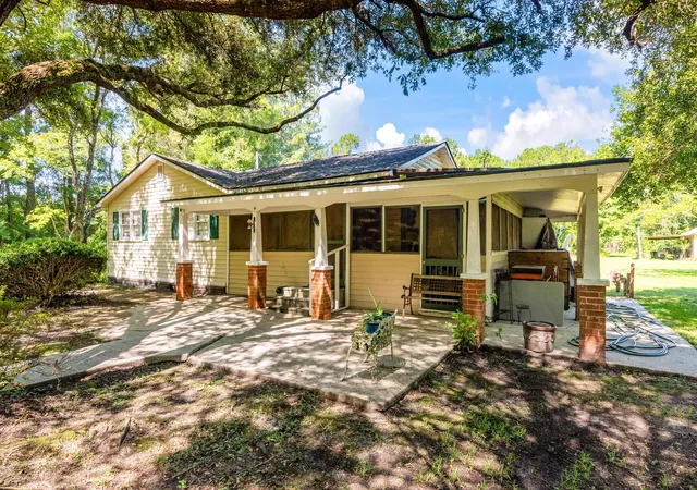 Photo 4 of Single family home for sale at 177 Gaskins Rd, Huger, SC 29450 | MLS# 26023743 | Listing updated on 2026-10-01