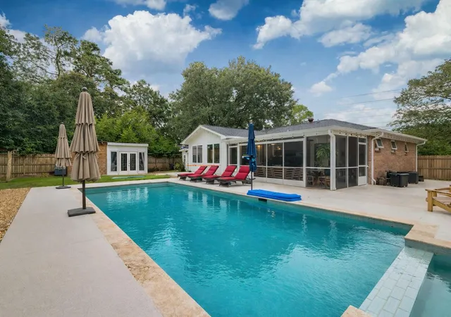 Homes for sale in Charleston, SC | 902 Mikell Dr, Charleston, SC 29412 | MLS# 26002843