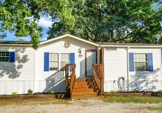 Homes for sale in Ladson, SC | 1170 Royle Rd, Ladson, SC 29456 | MLS# 26014078
