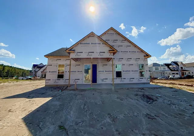 Photo 3 of Sale Pending at 200 Clearpath Dr, Summerville, SC 29486 | MLS# 25026211 | Listing updated on 2026-08-04