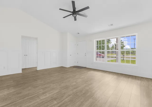 Photo 4 of Sale Pending at 207 Amy Dr, Goose Creek, SC 29445 | MLS# 26015446 | Listing updated on 2026-09-21