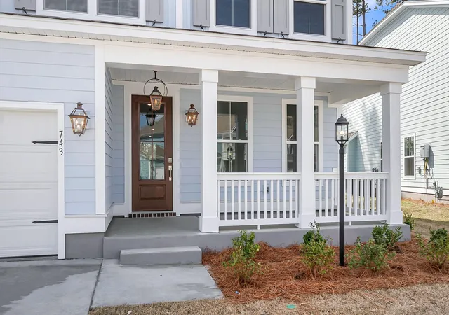 Photo 2 of Single family home for sale at 5 Wappoo Tr Ln, Summerville, SC 29486 | MLS# 26019835 | Listing updated on 2026-10-02