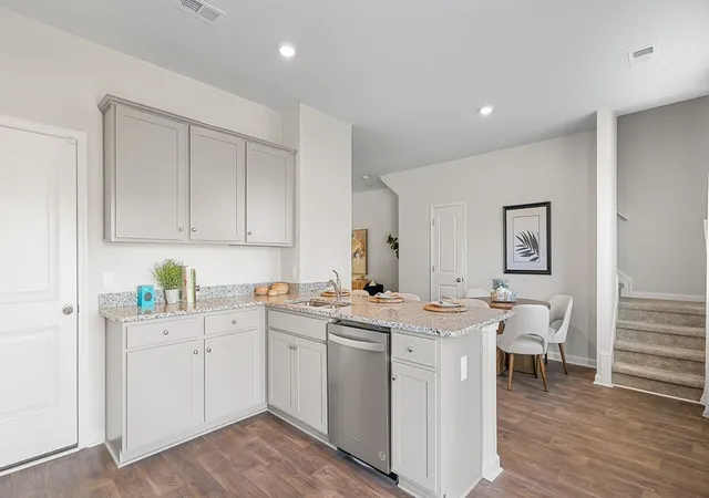 Photo 4 of Single family home for sale at 1031 Laurel Oaks Dr, Summerville, SC 29483 | MLS# 26018713 | Listing updated on 2026-10-08