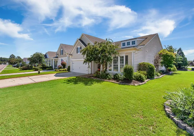 Photo 3 of Single family home for sale at 123 Schooner Bnd Ave, Summerville, SC 29486 | MLS# 26023695 | Listing updated on 2026-09-09
