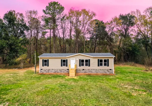 Homes for sale in Eutawville, SC | 147 Firethorn Ct, Eutawville, SC 29048 | MLS# 26018694
