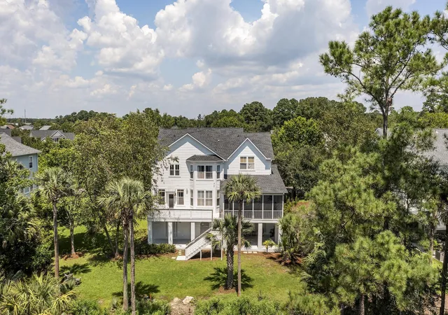 Photo 3 of Single family home for sale at 3048 Riverwood Dr, Mount Pleasant, SC 29466 | MLS# 26023856 | Listing updated on 2026-10-09