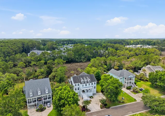 Photo 4 of Single family home for sale at 3048 Riverwood Dr, Mount Pleasant, SC 29466 | MLS# 26023856 | Listing updated on 2026-10-09