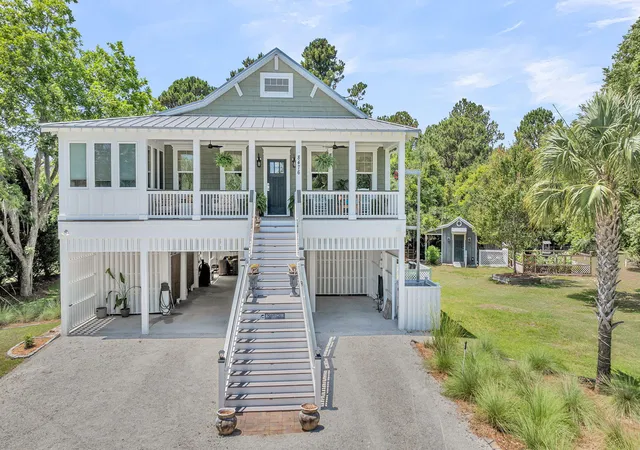 Photo 1 of Single family home for sale at 8476 Bottlenose Ct, Edisto Island, SC 29438 | MLS# 26023288 | Listing updated on 2026-08-28