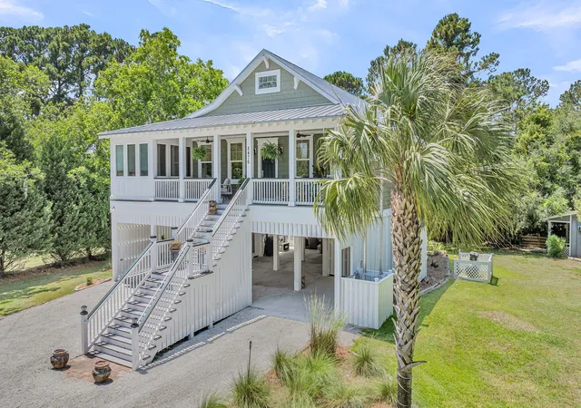 Photo 2 of Single family home for sale at 8476 Bottlenose Ct, Edisto Island, SC 29438 | MLS# 26023288 | Listing updated on 2026-08-28