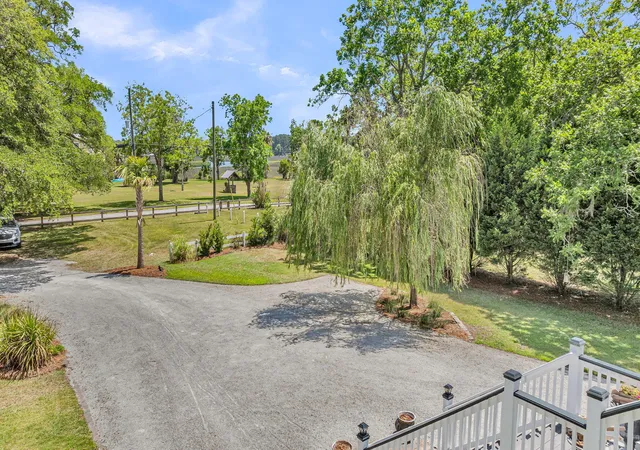 Photo 4 of Single family home for sale at 8476 Bottlenose Ct, Edisto Island, SC 29438 | MLS# 26023288 | Listing updated on 2026-08-28
