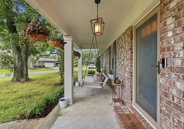 Photo 3 of Single family home for sale at 651 Highwood Cir, Charleston, SC 29412 | MLS# 26022749 | Listing updated on 2026-08-25