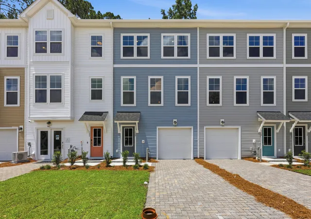 Homes for sale in Johns Island, SC | 128 Fernbank Road Ct, Johns Island, SC 29455 | MLS# 26017656