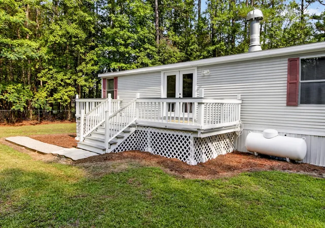 Photo 5 of Manufactured home for sale at 32 Lightsey Quarters Ln, Cottageville, SC 29435 | MLS# 26021597 | Listing updated on 2026-09-01