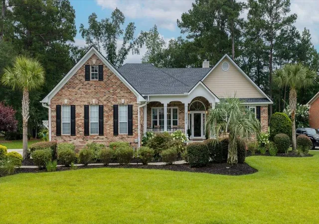 Photo 2 of Single family home for sale at 1187 Out Of Bounds Dr, Summerville, SC 29485 | MLS# 26021809 | Listing updated on 2026-08-05