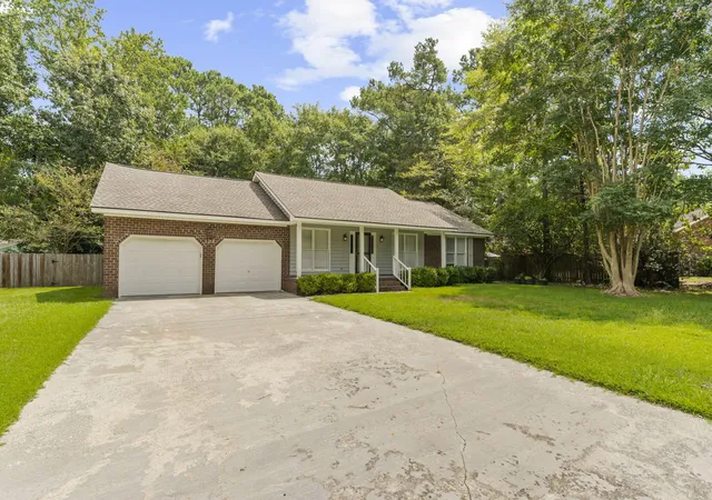 Photo 2 of Single family home for sale at 102 Worlingham Ct, Goose Creek, SC 29445 | MLS# 26024313 | Listing updated on 2026-08-27