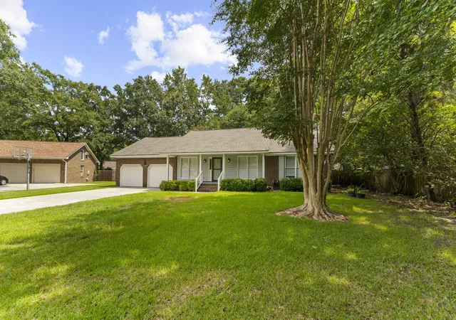 Photo 3 of Single family home for sale at 102 Worlingham Ct, Goose Creek, SC 29445 | MLS# 26024313 | Listing updated on 2026-08-27