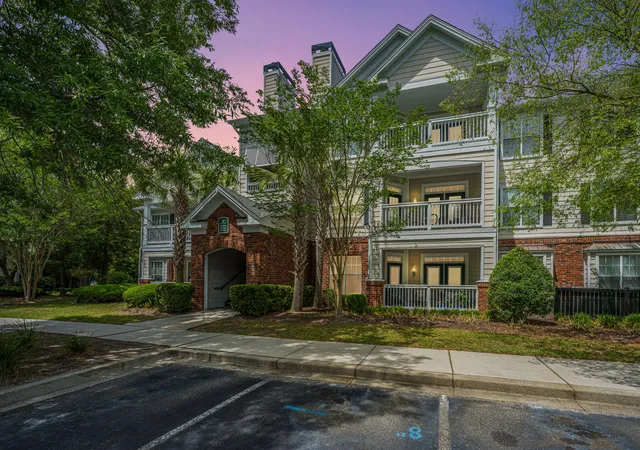 Homes for sale in Charleston, SC | 45 Sycamore Avenue, Charleston, SC 29407 | Houzeo