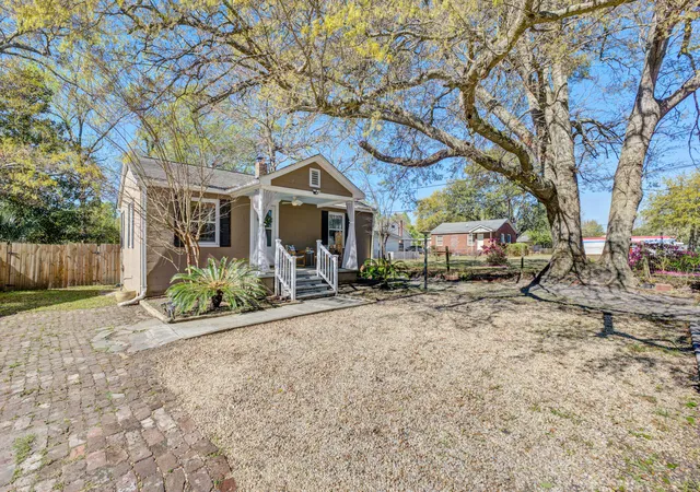 Photo 3 of Single family home for sale at 4545 Holly St, North Charleston, SC 29405 | MLS# 26023053 | Listing updated on 2026-08-20