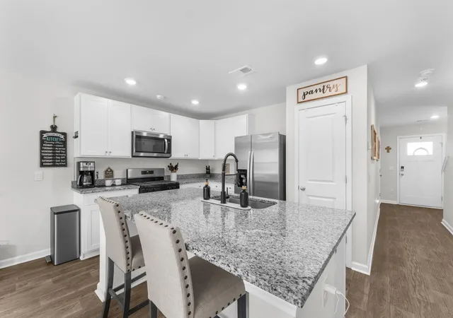 Photo 3 of Townhouse for sale at 950 Long Bluff Rd, Summerville, SC 29486 | MLS# 26024433 | Listing updated on 2026-09-18