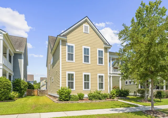 Photo 2 of Single family home for sale at 1949 Gammon St, Charleston, SC 29414 | MLS# 26020571 | Listing updated on 2026-09-09