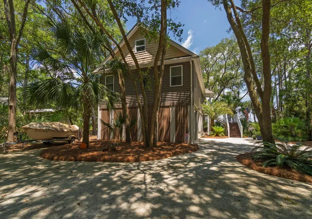 Homes for sale in Edisto Island, SC | 8840 Marsh Aire Ln, Edisto Island, SC 29438 | MLS# 26019918