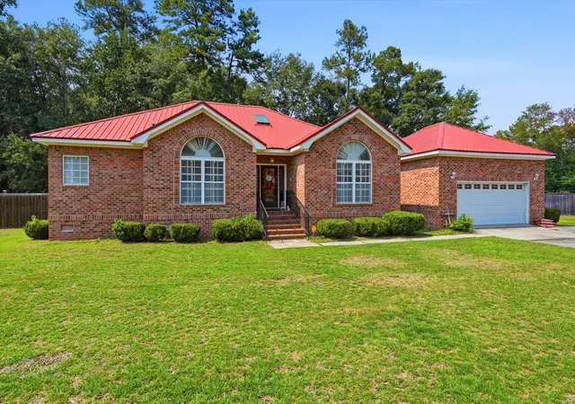 2nd image of 326 Locust St, Walterboro, SC 29488 | MLS# 26022478