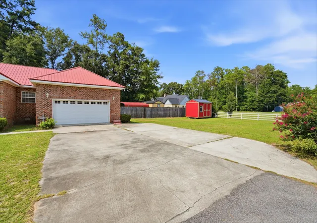 43rd image of 326 Locust St, Walterboro, SC 29488 | MLS# 26022478